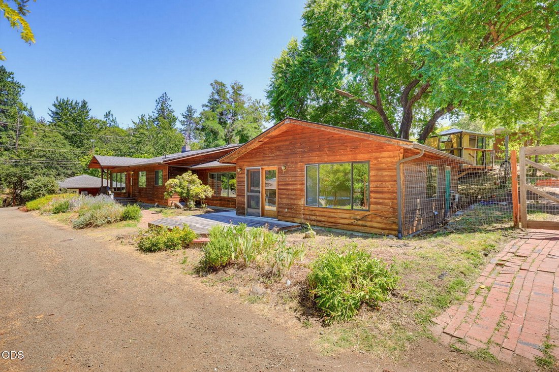 House in Ashland, Oregon, United States 3 - 18283828