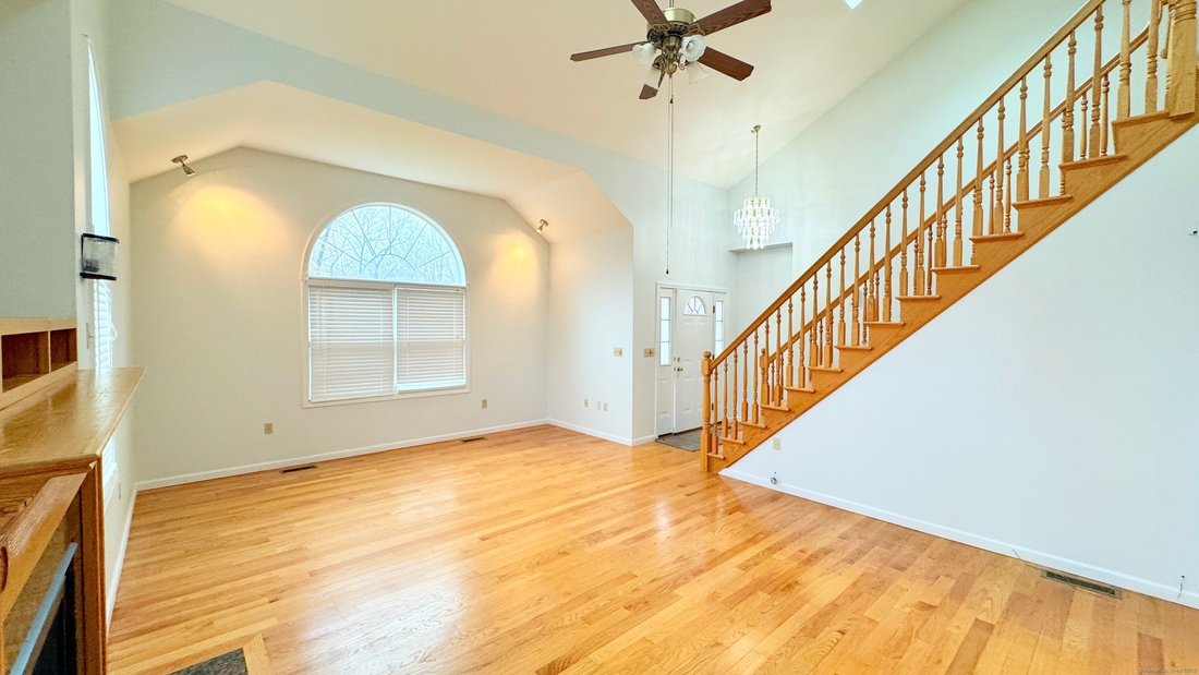 House in Southington, Connecticut, United States 5 - 18284372