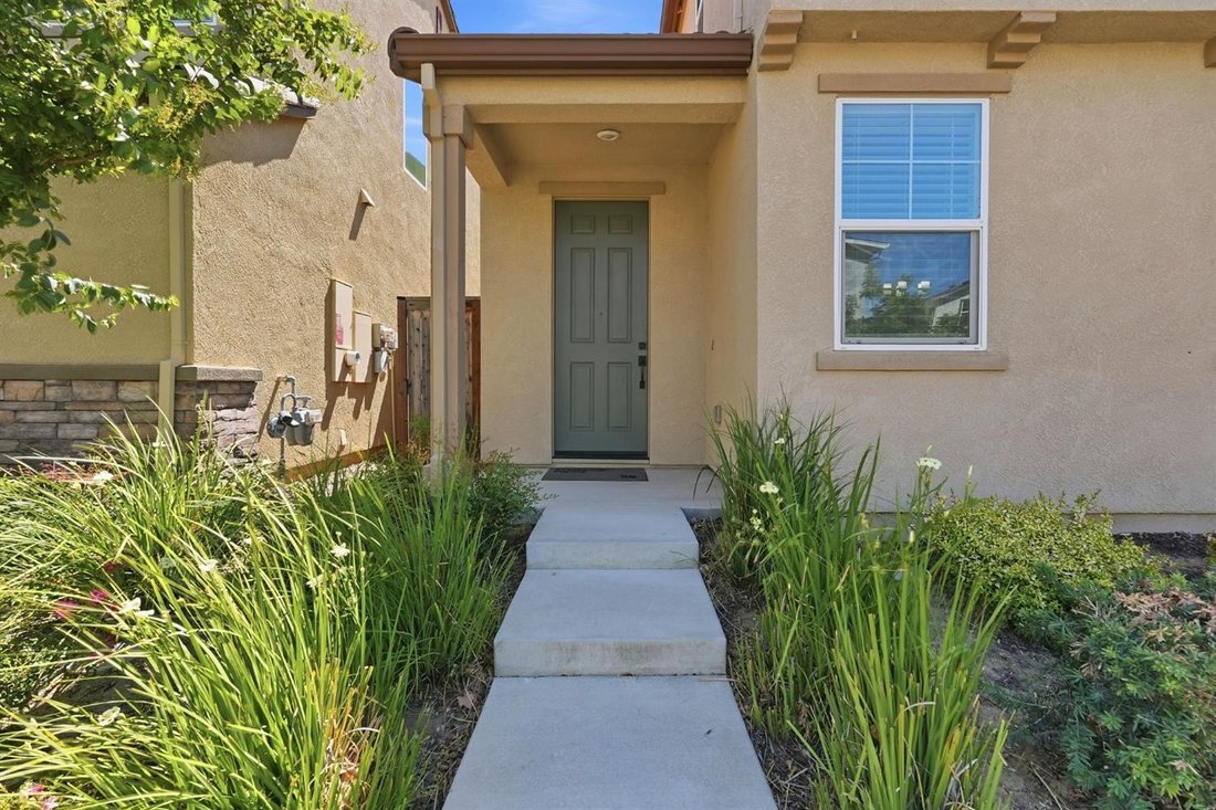 House in Elk Grove, California, United States 3 - 18286547