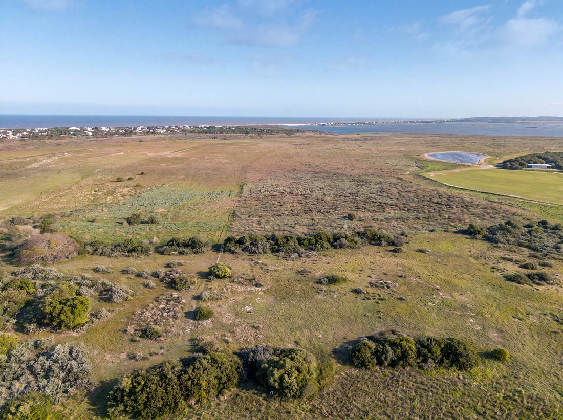 Land in Chacras de Medellin Sur Lac, Maldonado Department, Uruguay 3 - 18245818