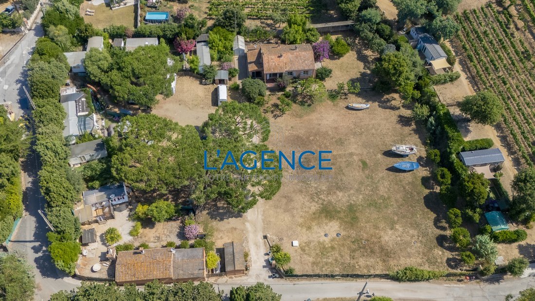 Villa in Hyeres, Provence-Alpes-Côte d'Azur, France 3 - 18285024