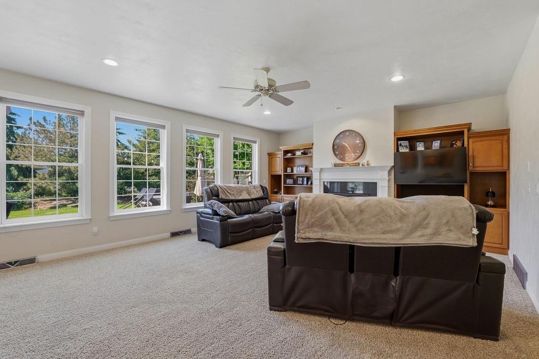 House in Oshkosh, Wisconsin, United States 4 - 18280015