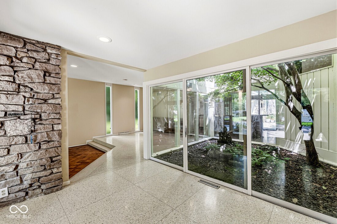 House in Indianapolis, Indiana, United States 5 - 18284797