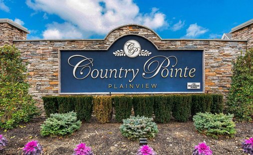 Condo in Plainview, New York, United States 1