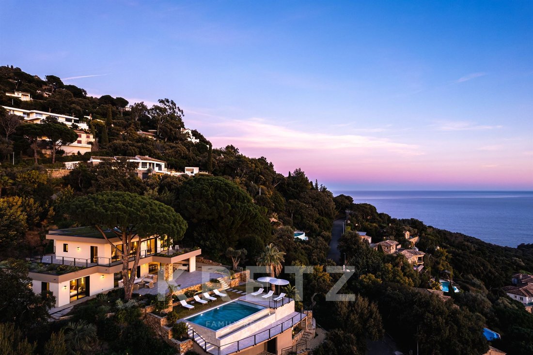House in Rayol-Canadel-sur-Mer, Provence-Alpes-Côte d'Azur, France 1 - 18286671
