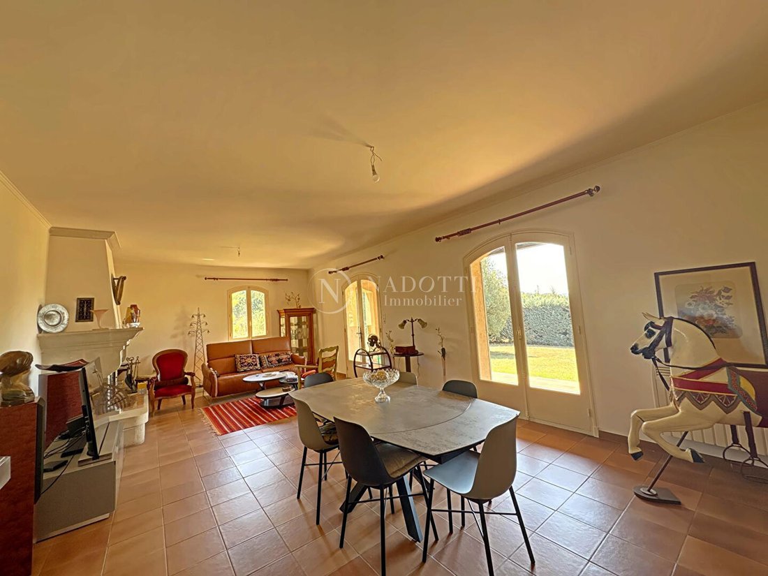 House in Lourmarin, Provence-Alpes-Côte d'Azur, France 3 - 18285001