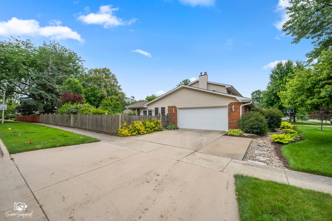 House in Joliet, Illinois, United States 3 - 18291892