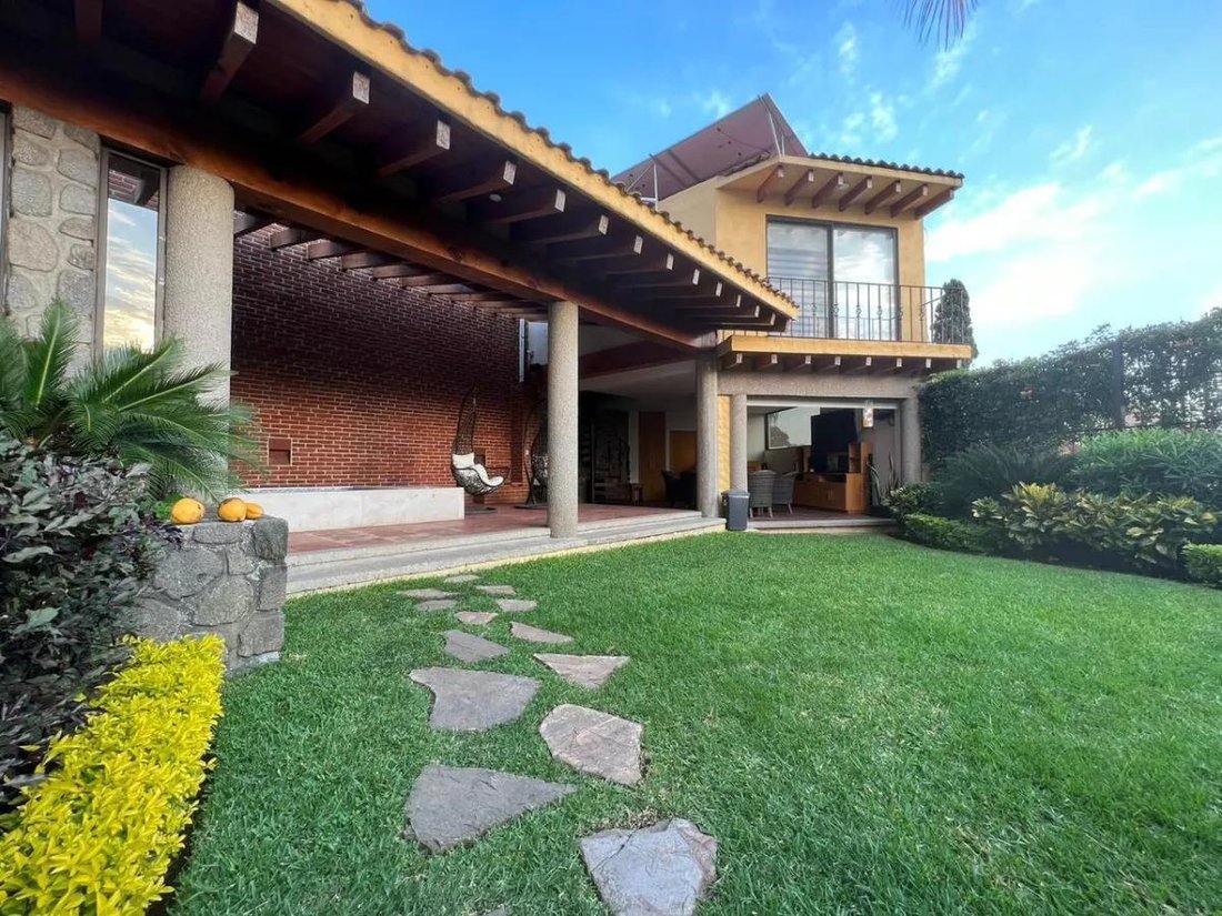 House in Cuernavaca, Morelos, Mexico 2 - 18290123