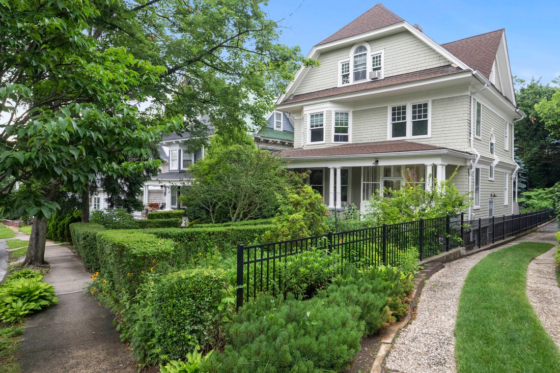 House in Yonkers, New York, United States 1 - 18290007
