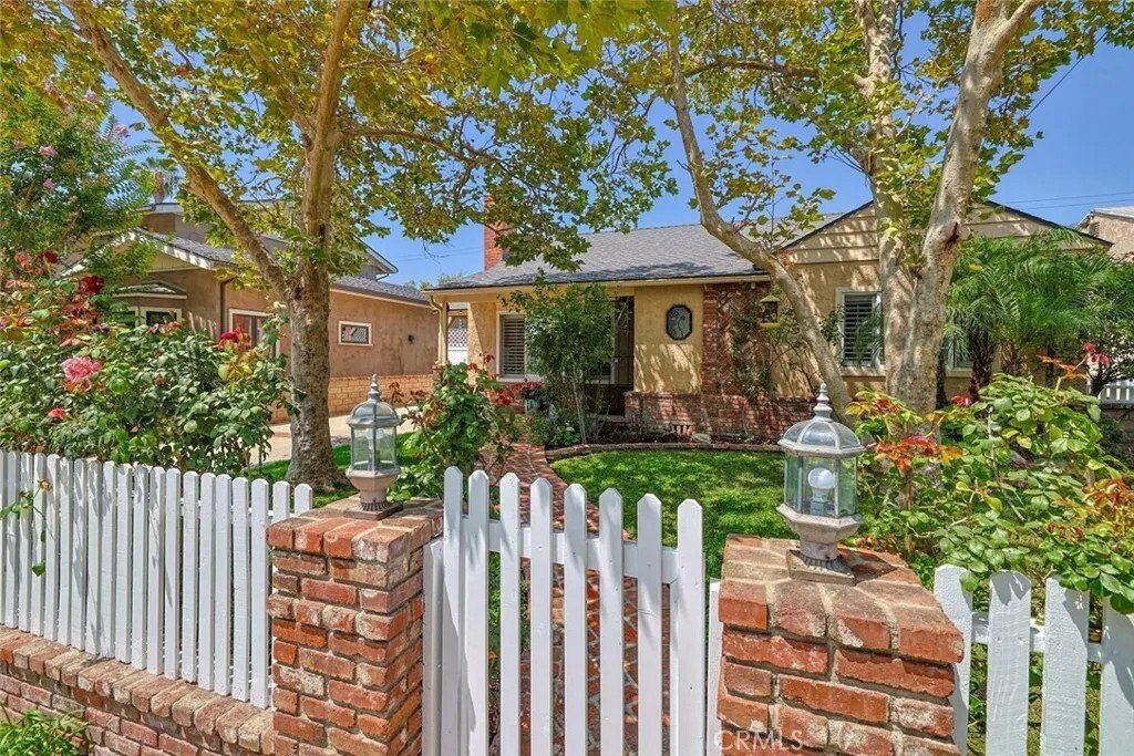 House in Burbank, California, United States 3 - 18123060