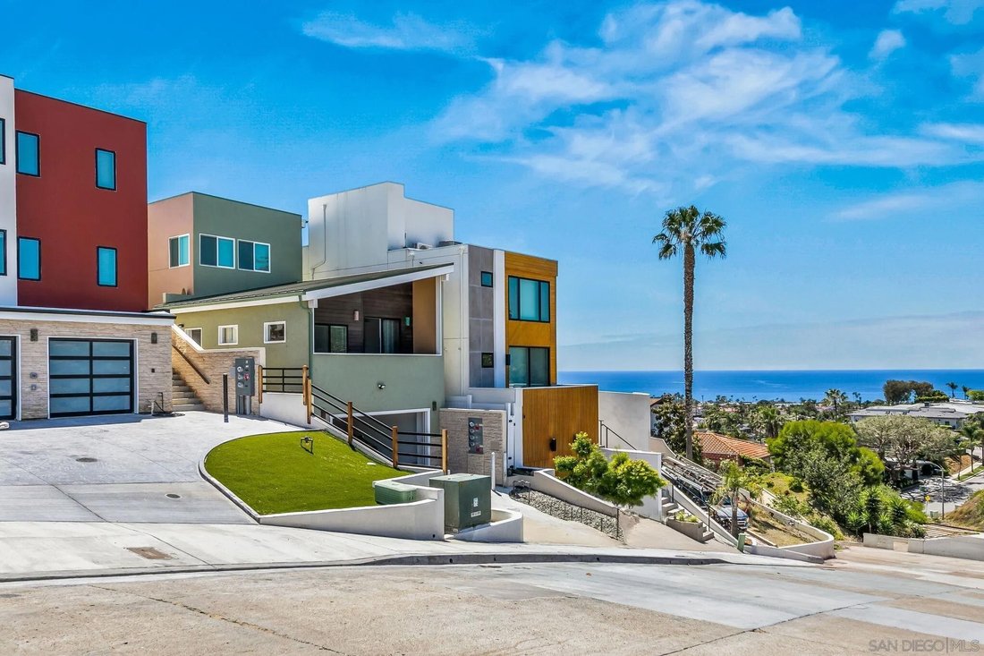San Diego, California, United States 3 - 18290815