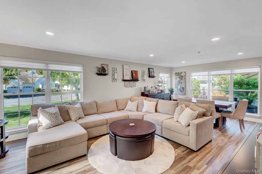 Condo in Port Jefferson Station, New York, United States 4 - 18281925