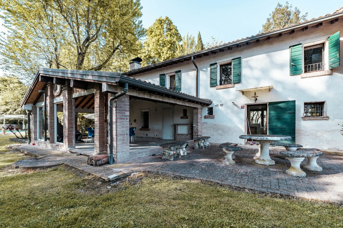 Villa in Cavezzo, Emilia-Romagna, Italy 2 - 18287019