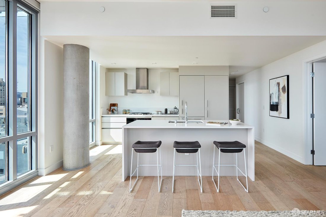 Condo in San Francisco, California, United States 5 - 18285437