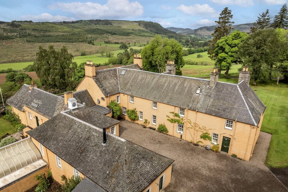 Estate in Perth and Kinross, Scotland 4 - 18280518