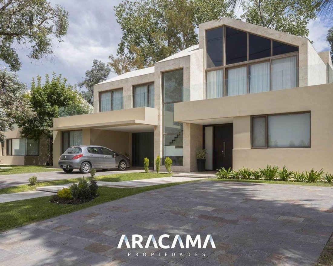 House in Esteban Echeverría, Buenos Aires Province, Argentina 2 - 18282145