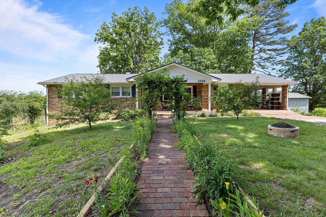 House in Jamestown, Tennessee, United States 2 - 18104876