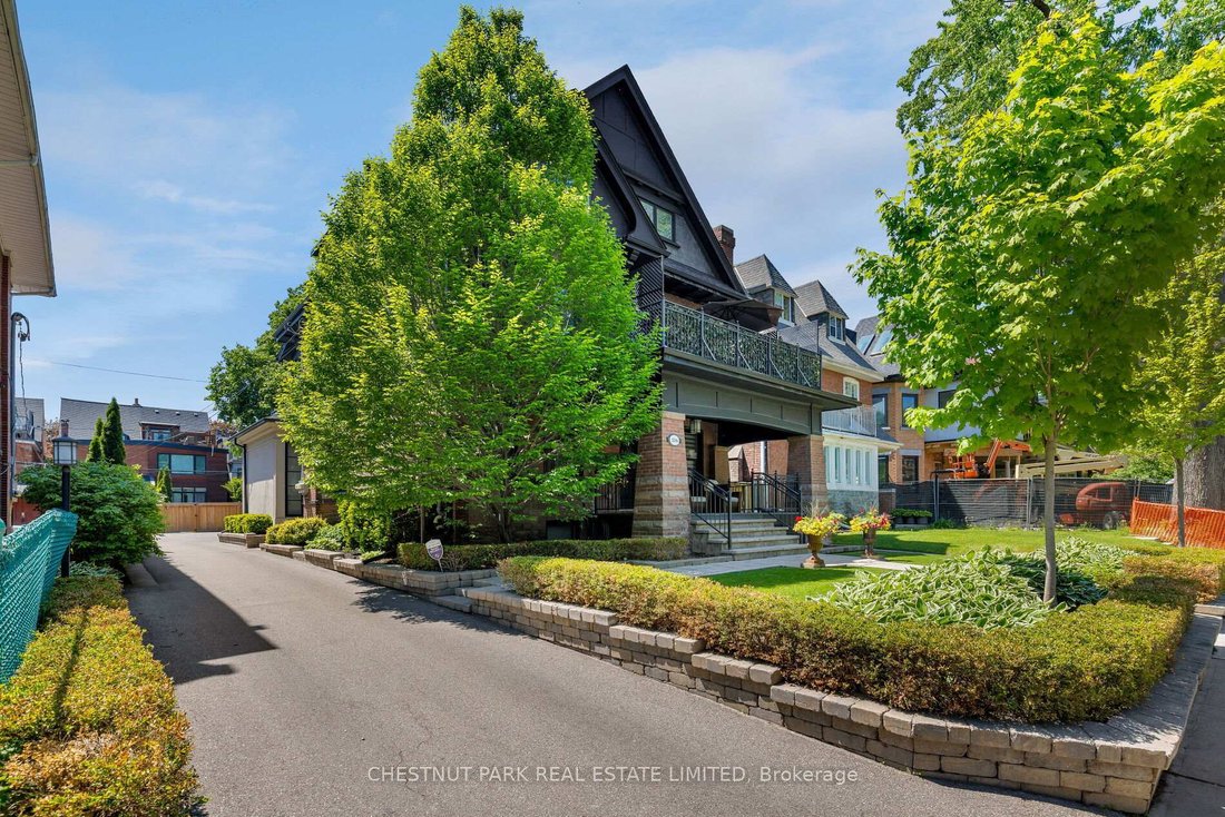 House in Toronto, Ontario, Canada 5 - 18070613