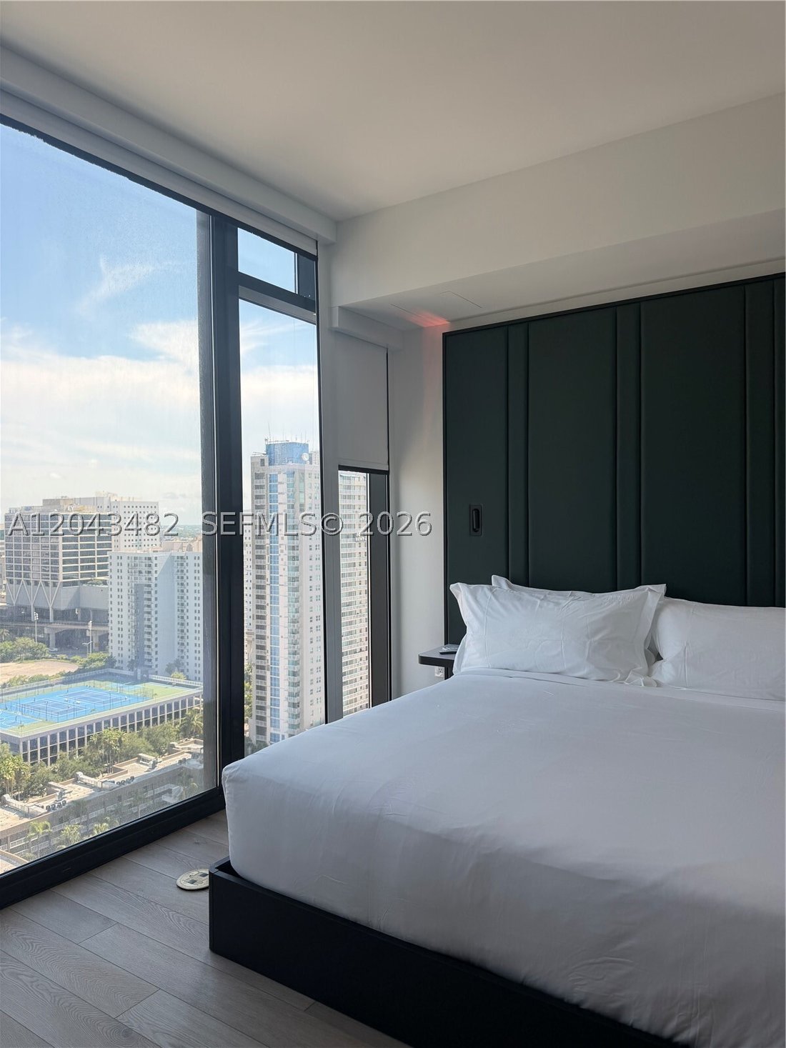 Condo in Miami, Florida, United States 4 - 18280399