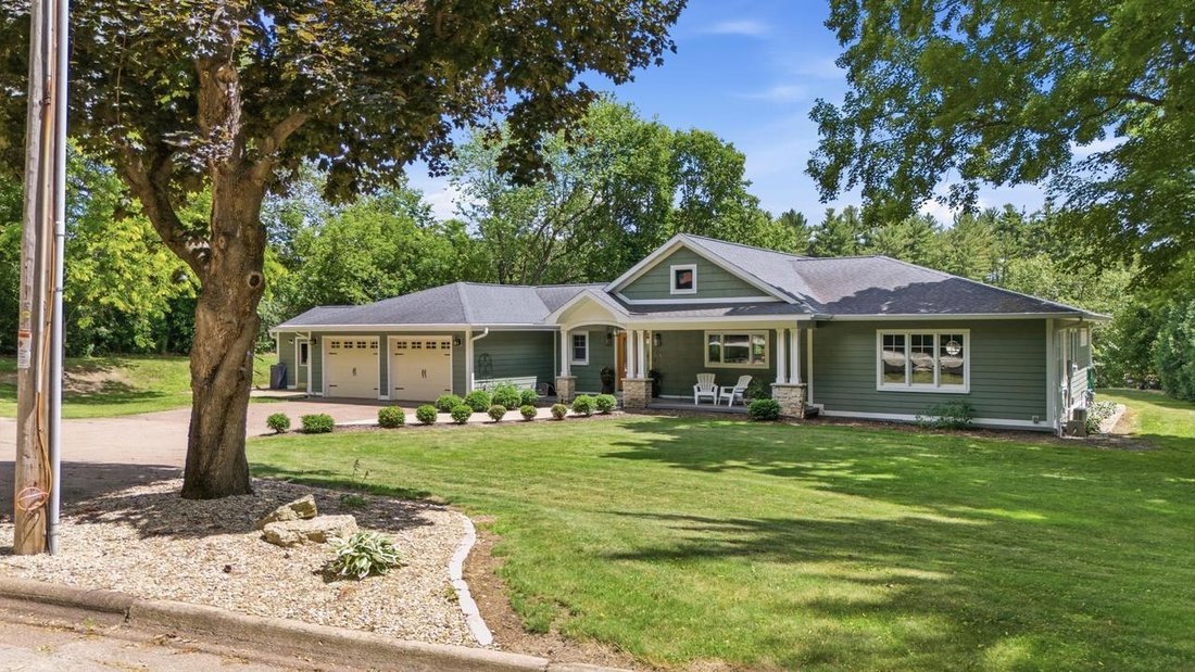 House in Black River Falls, Wisconsin, United States 1 - 18284423