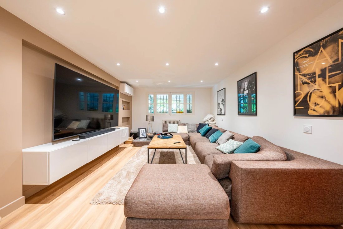 Villa in Broussailles, Cannes, France 3 - 18282691