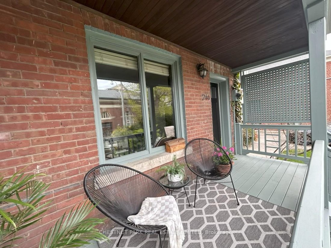 House in Toronto, Ontario, Canada 3 - 18024059