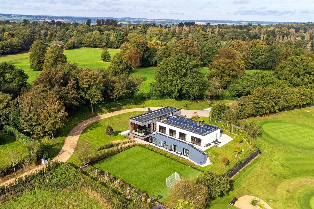 House in Taplow, England 2 - 15798776