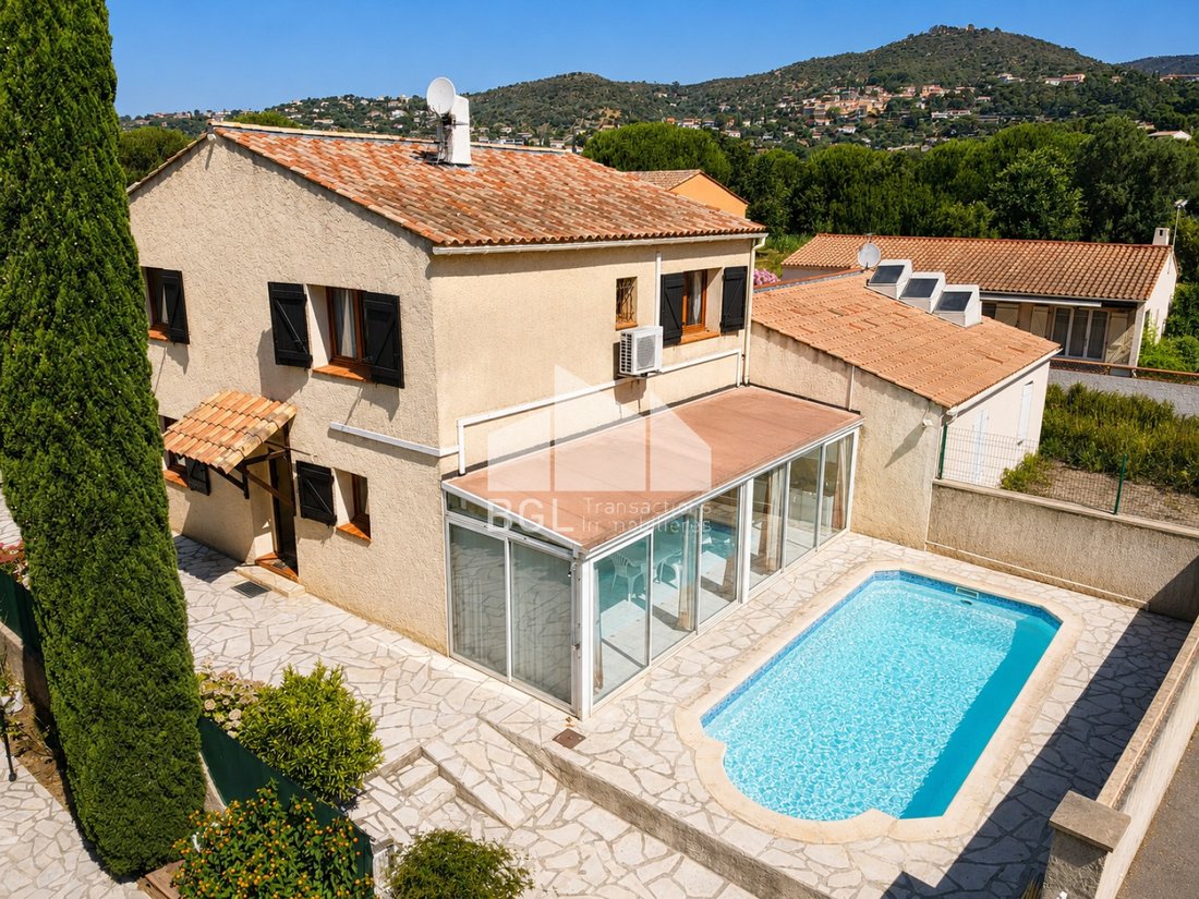 House in Nord Est, Bormes-les-Mimosas, France 1 - 18284957
