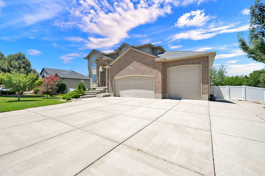 House in Clearfield, Utah, United States 4 - 18288322