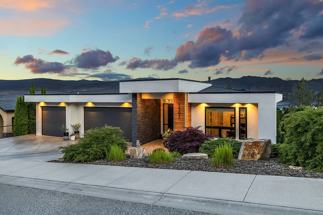 House in West Kelowna, British Columbia, Canada 2 - 18293222