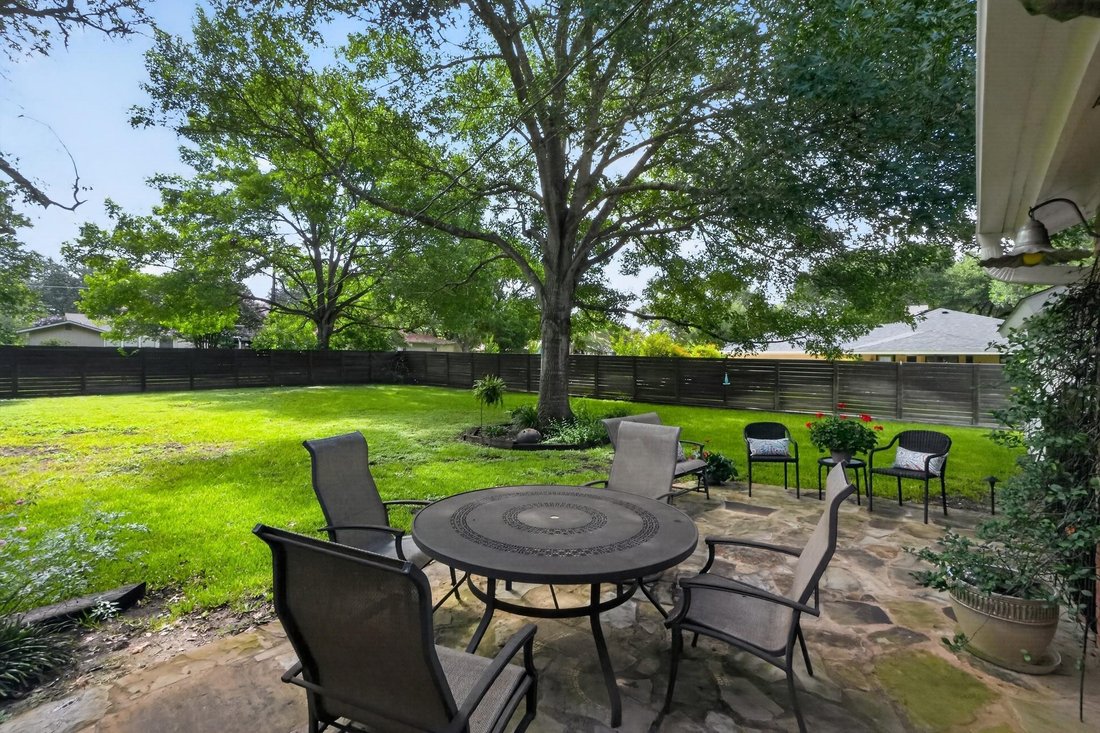 House in Lockhart, Texas, United States 3 - 18284698