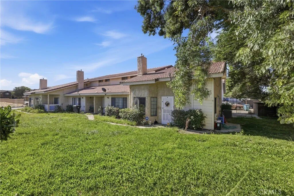 Condo in Lancaster, California, United States 2 - 18289005