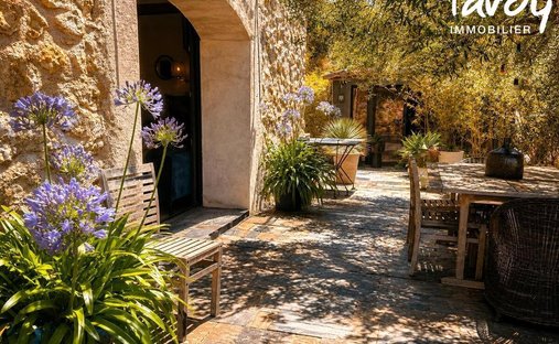 House in La Cadiere-d'Azur, Provence-Alpes-Côte d'Azur, France 1