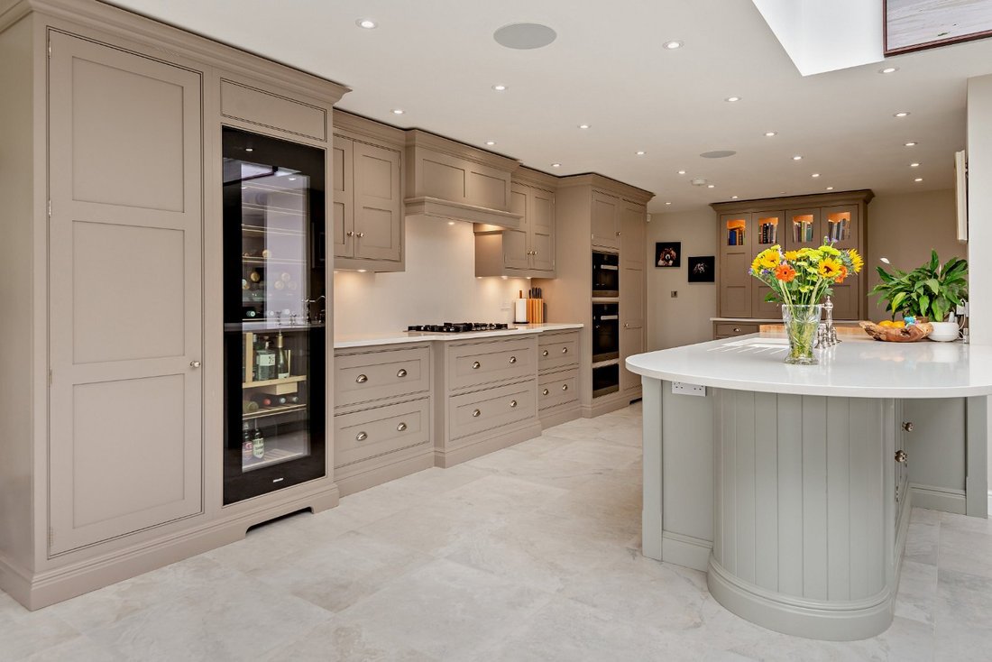 House in Chobham, England 5 - 18280524