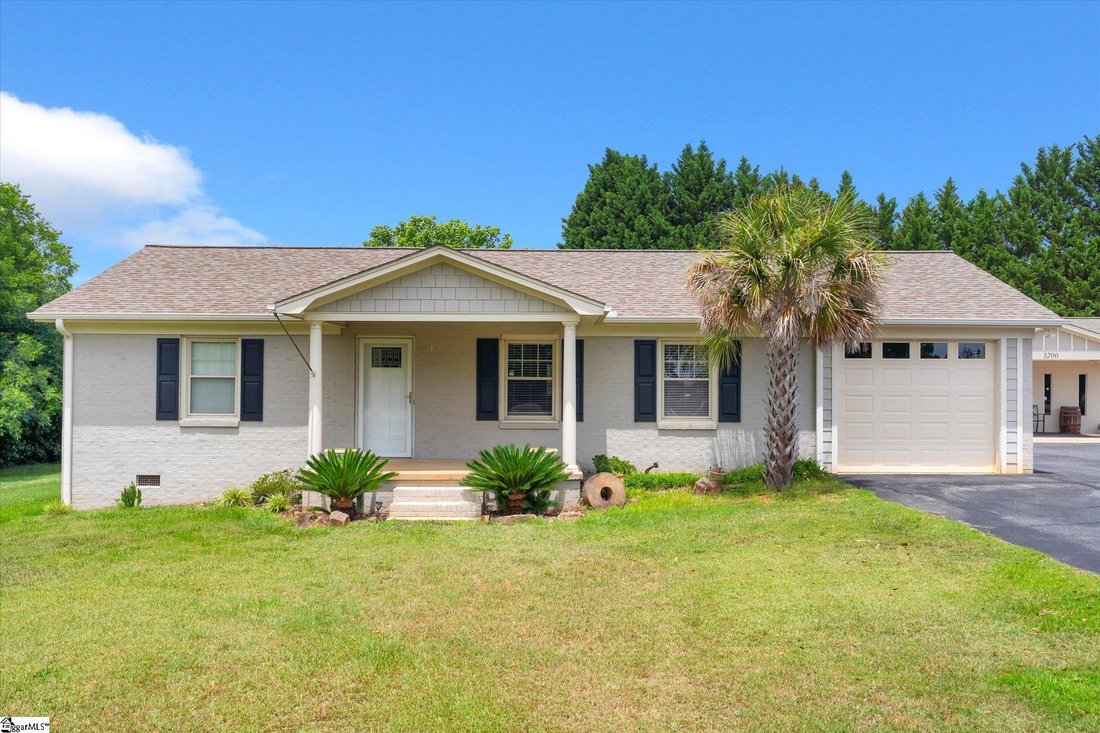 Taylors, South Carolina, United States 3 - 18280084