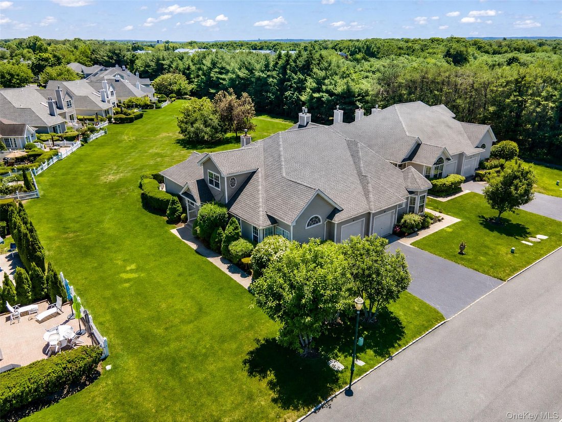 Condo in Jamesport, New York, United States 5 - 18294916