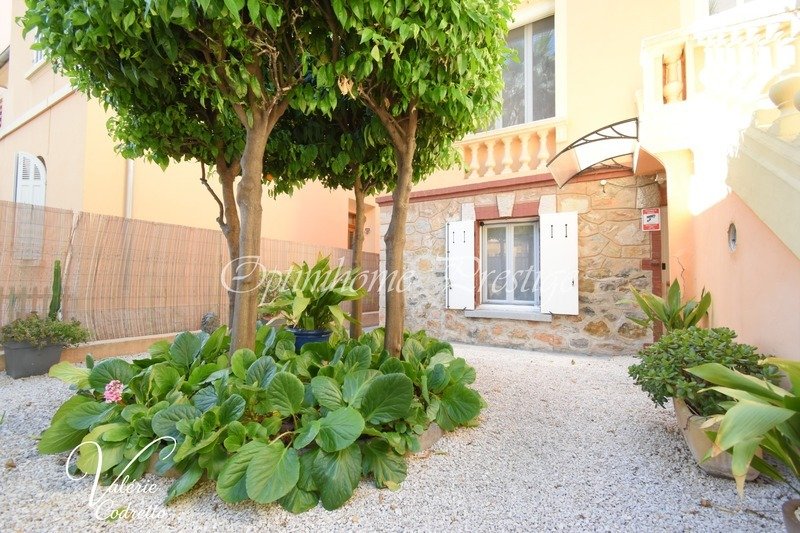 House in Hyeres, Provence-Alpes-Côte d'Azur, France 1 - 18295967