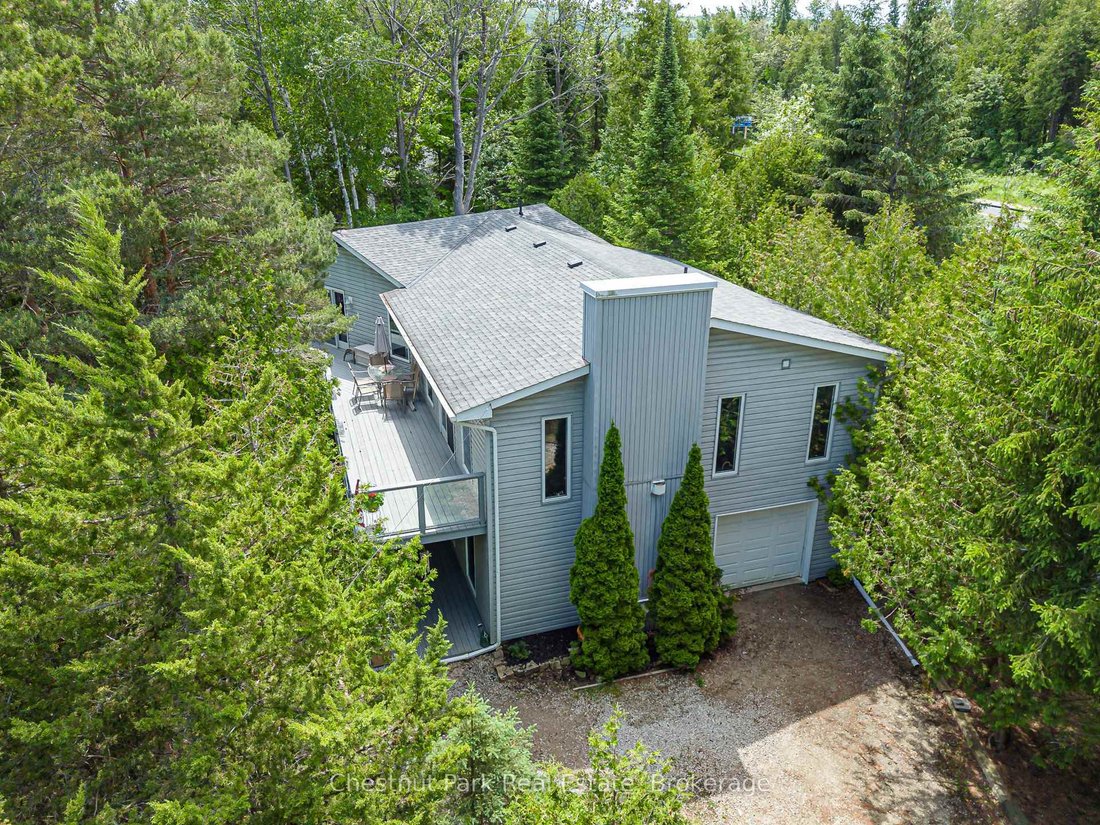 House in Clarksburg, Ontario, Canada 4 - 18143265