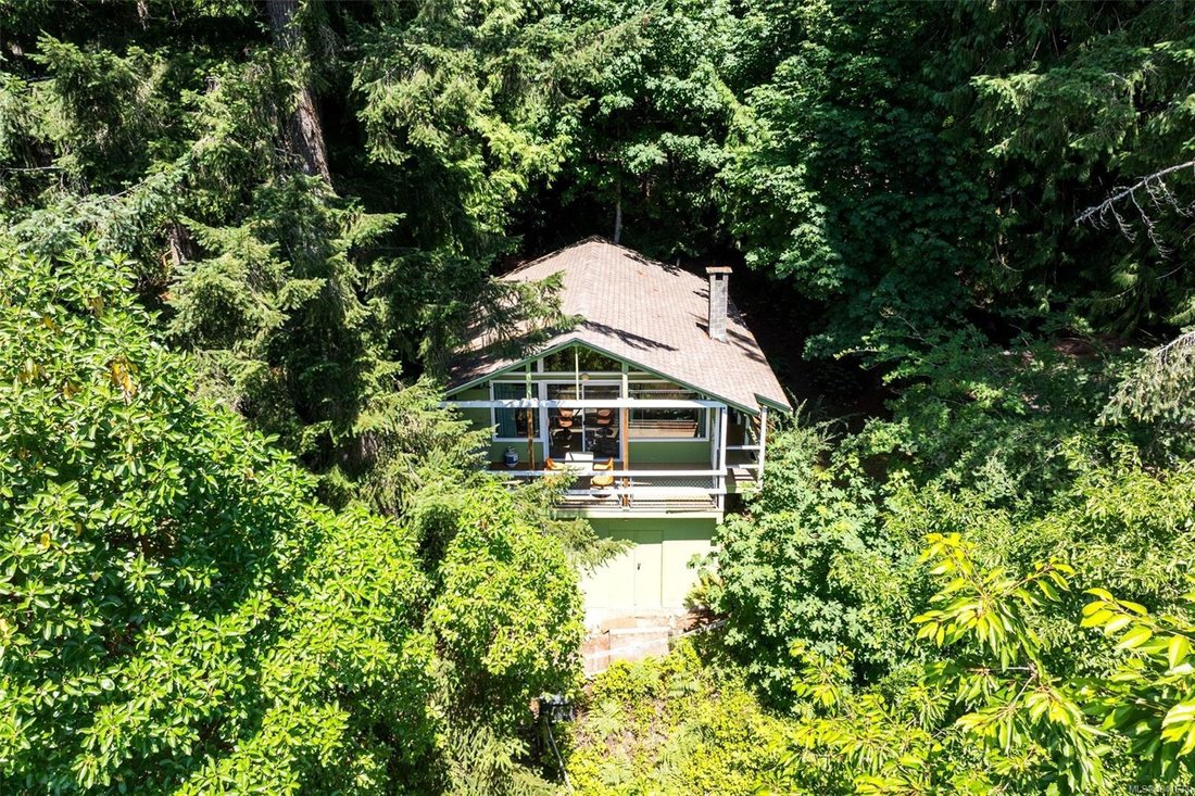 House in Shawnigan Lake, British Columbia, Canada 2 - 18293233