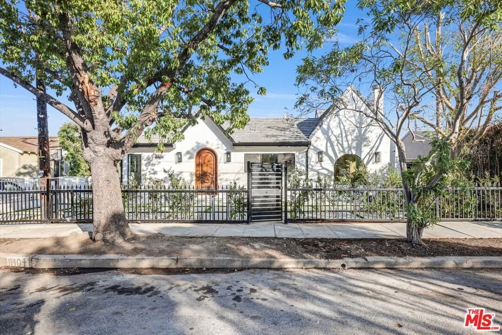 House in Los Angeles, California, United States 4 - 18284242