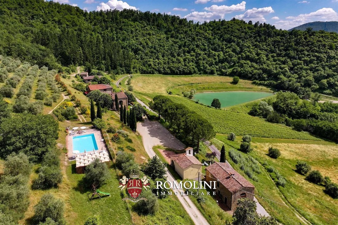 Estate in Dicomano, Tuscany, Italy 3 - 16474607