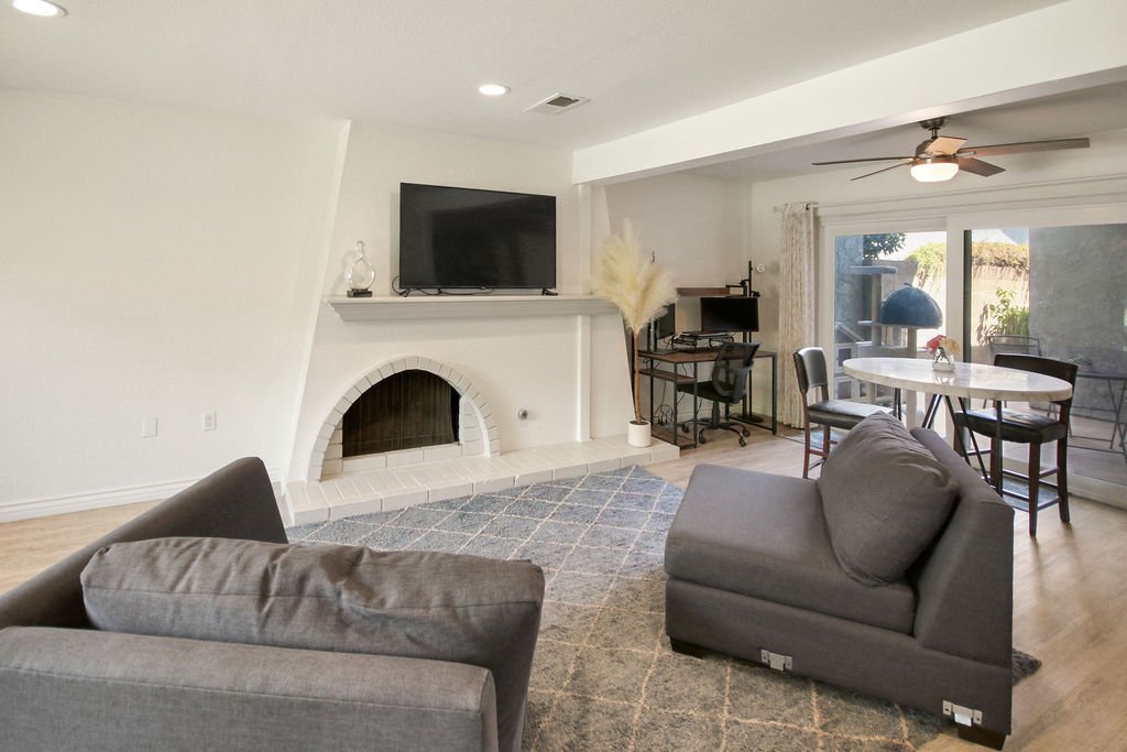 Condo in Tustin, California, United States 3 - 18283228