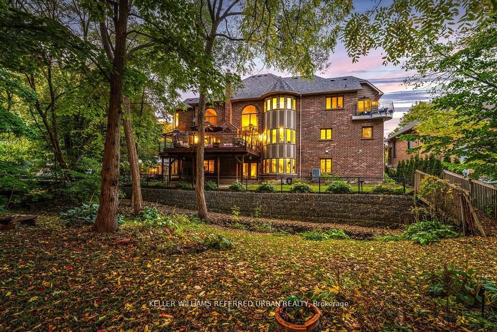 House in Newmarket, Ontario, Canada 2 - 18286116