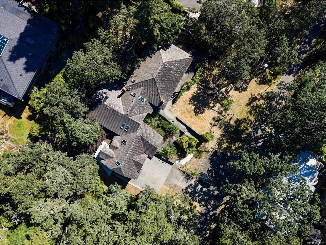 House in Saanich, British Columbia, Canada 5 - 18286723