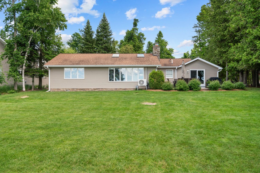 House in Cheboygan, Michigan, United States 2 - 18282937