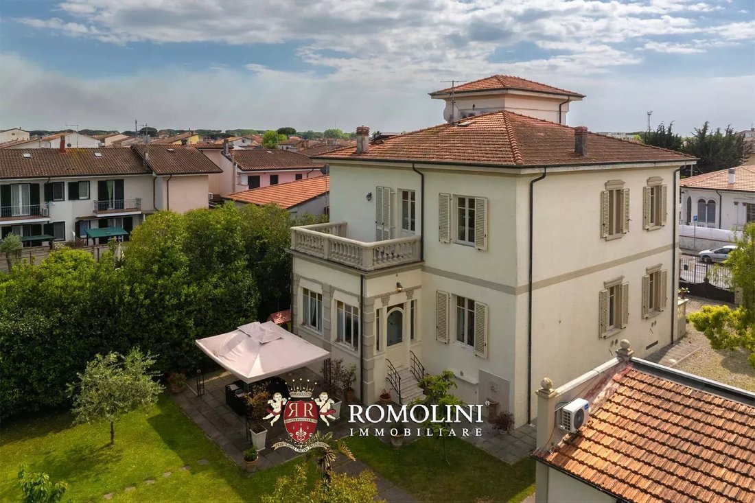 Villa en Viareggio, Toscana, Italia 4 - 18271760