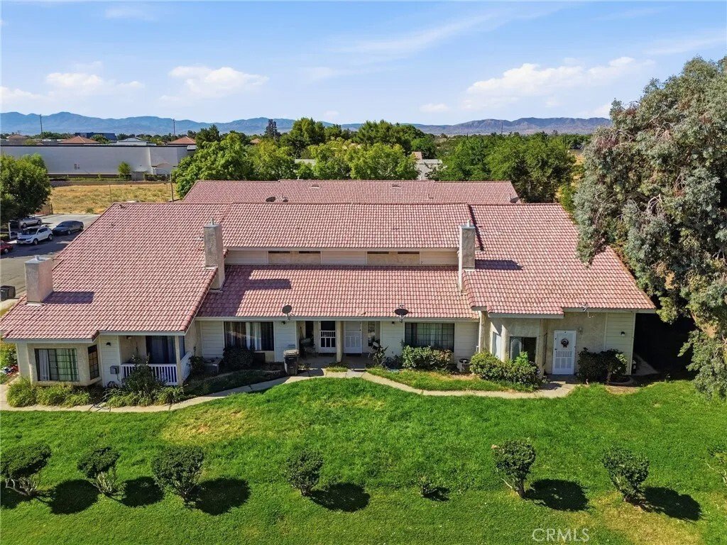 Condo in Lancaster, California, United States 1 - 18289005