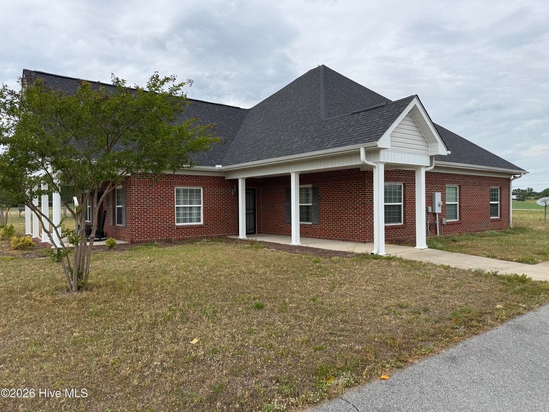 House in Ahoskie, North Carolina, United States 3 - 18284017