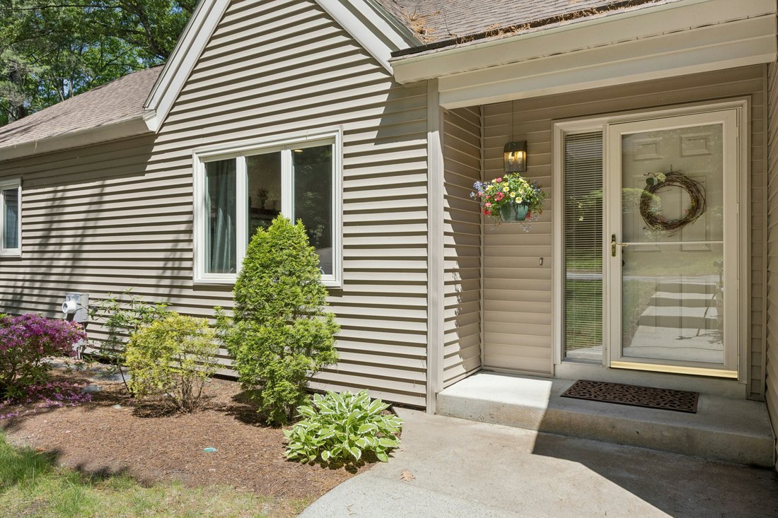 Condo in Wayland, Massachusetts, United States 2 - 18283074