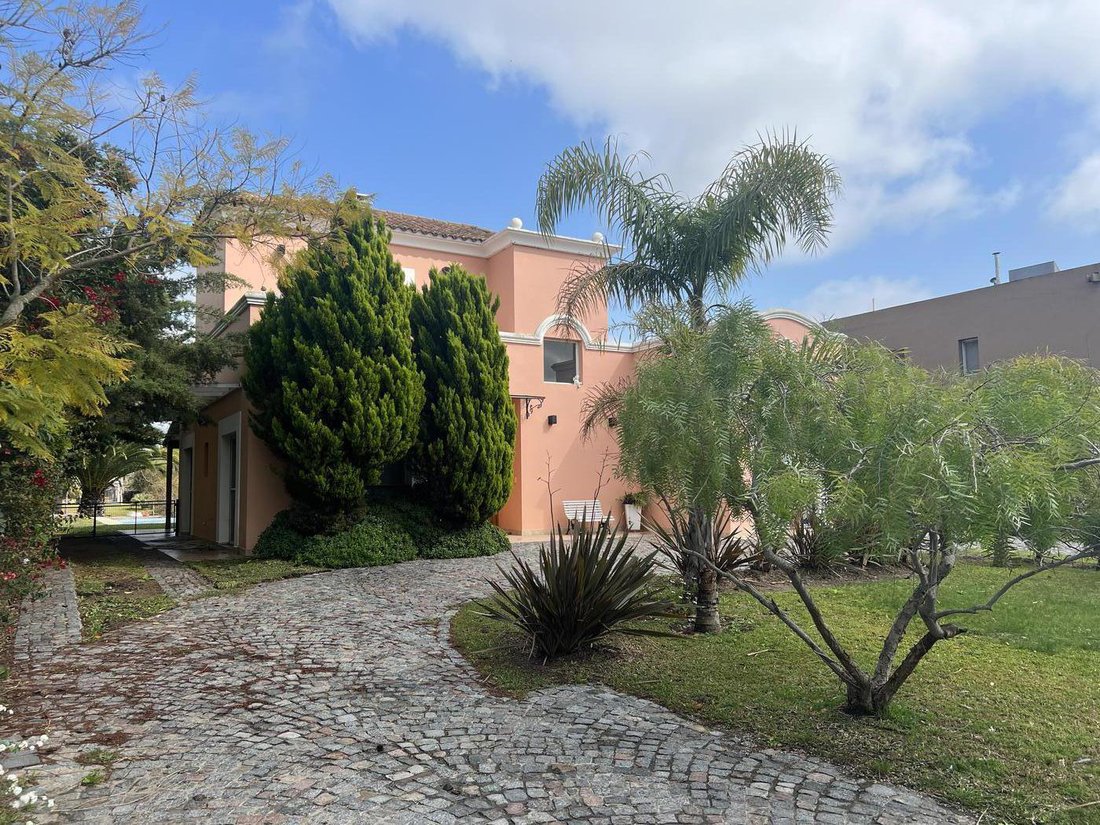 House in Tigre, Buenos Aires Province, Argentina 2 - 18295560